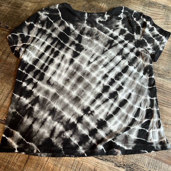 Love fire black tye-dye t-shirt - Picture 2 of 2
